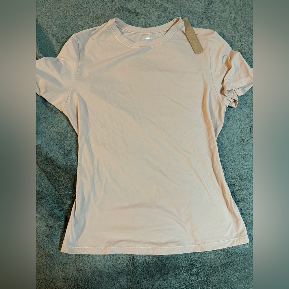 Skims fits everybody tee mica med